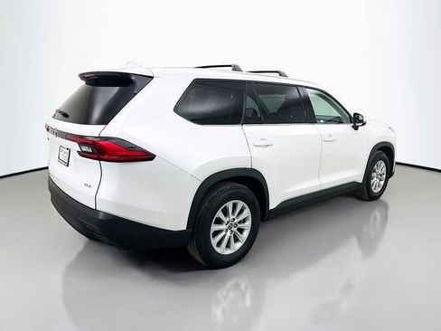 Used 2024 Toyota Grand Highlander XLE image 7