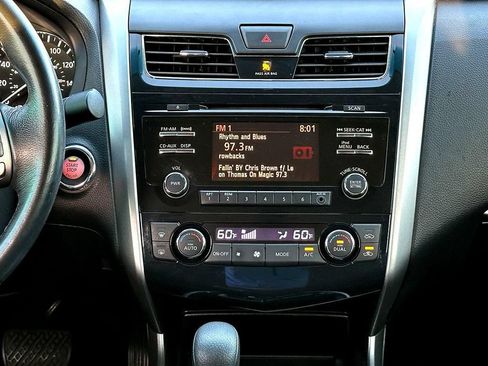 Used 2013 Nissan Altima 2.5 SV FWD image 31