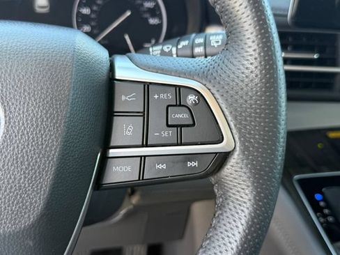 Used 2024 Toyota Sienna Limited AWD/4WD image 19