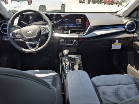 New 2025 Chevrolet Trax LT w/ Driver Confidence Package image 16