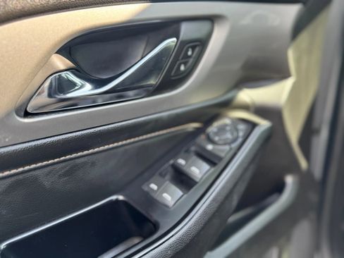 Used 2018 Chevrolet Traverse LS FWD image 32