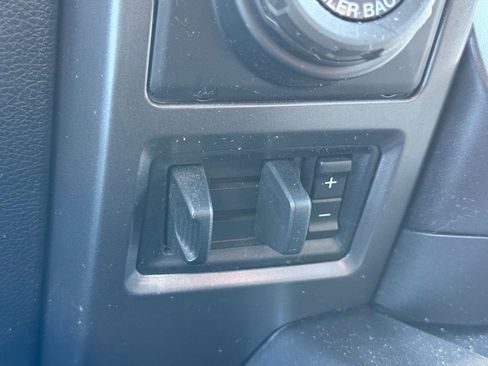Used 2018 Ford F150 XLT w/ Equipment Group 302A Luxury AWD/4WD image 18