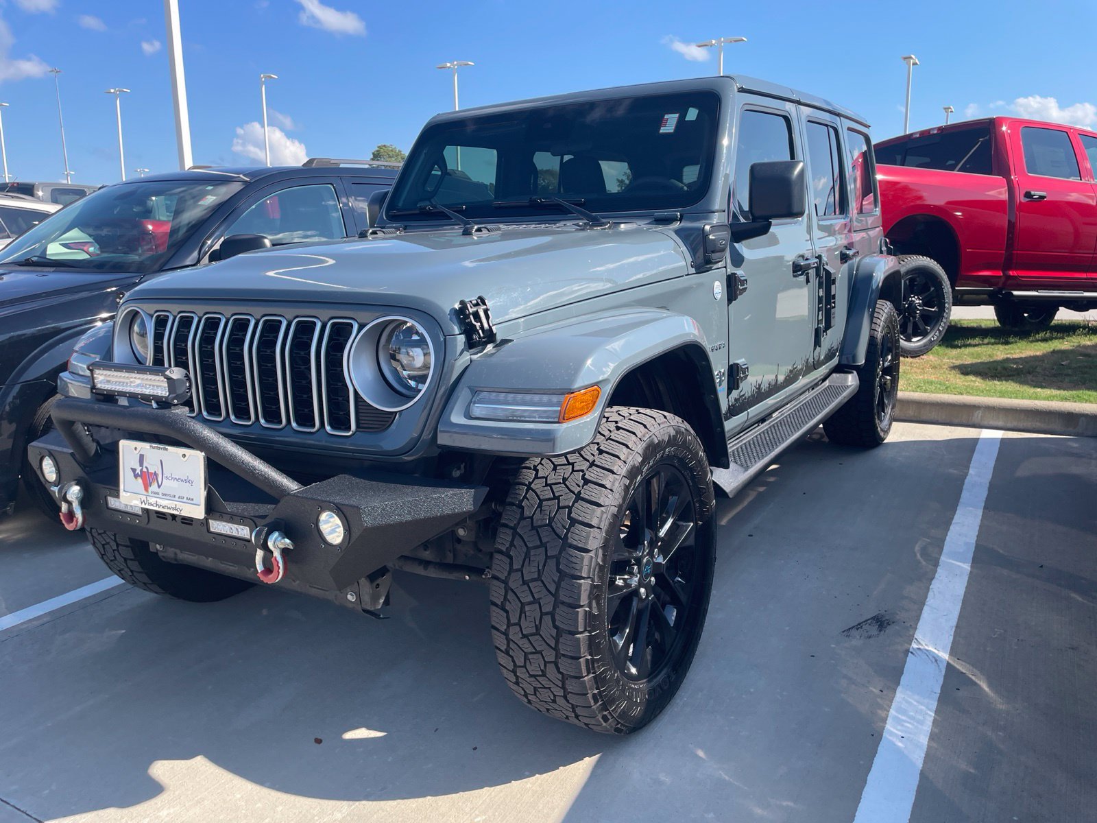 Used 2024 Jeep Wrangler Unlimited Sahara AWD/4WD image 1
