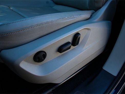 Used 2019 Volkswagen Atlas SE w/ Towing Package image 15