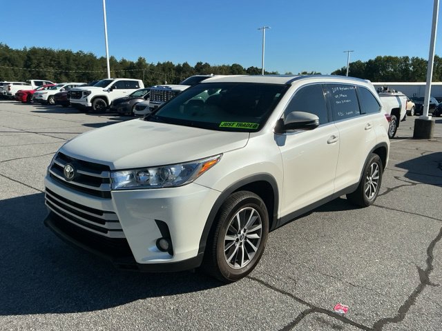 Used 2019 Toyota Highlander XLE FWD image 6
