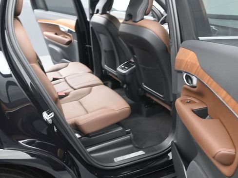 Used 2024 Volvo XC90 B6 Plus AWD/4WD image 13