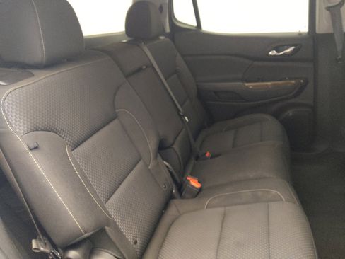 Used 2023 GMC Acadia SLE image 19