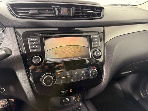 Used 2021 Nissan Rogue Sport S FWD image 16