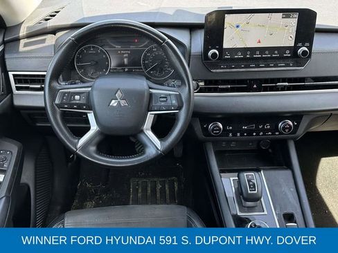 Used 2022 Mitsubishi Outlander SE image 11