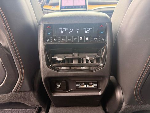 Used 2023 Jeep Grand Cherokee Summit AWD/4WD image 15