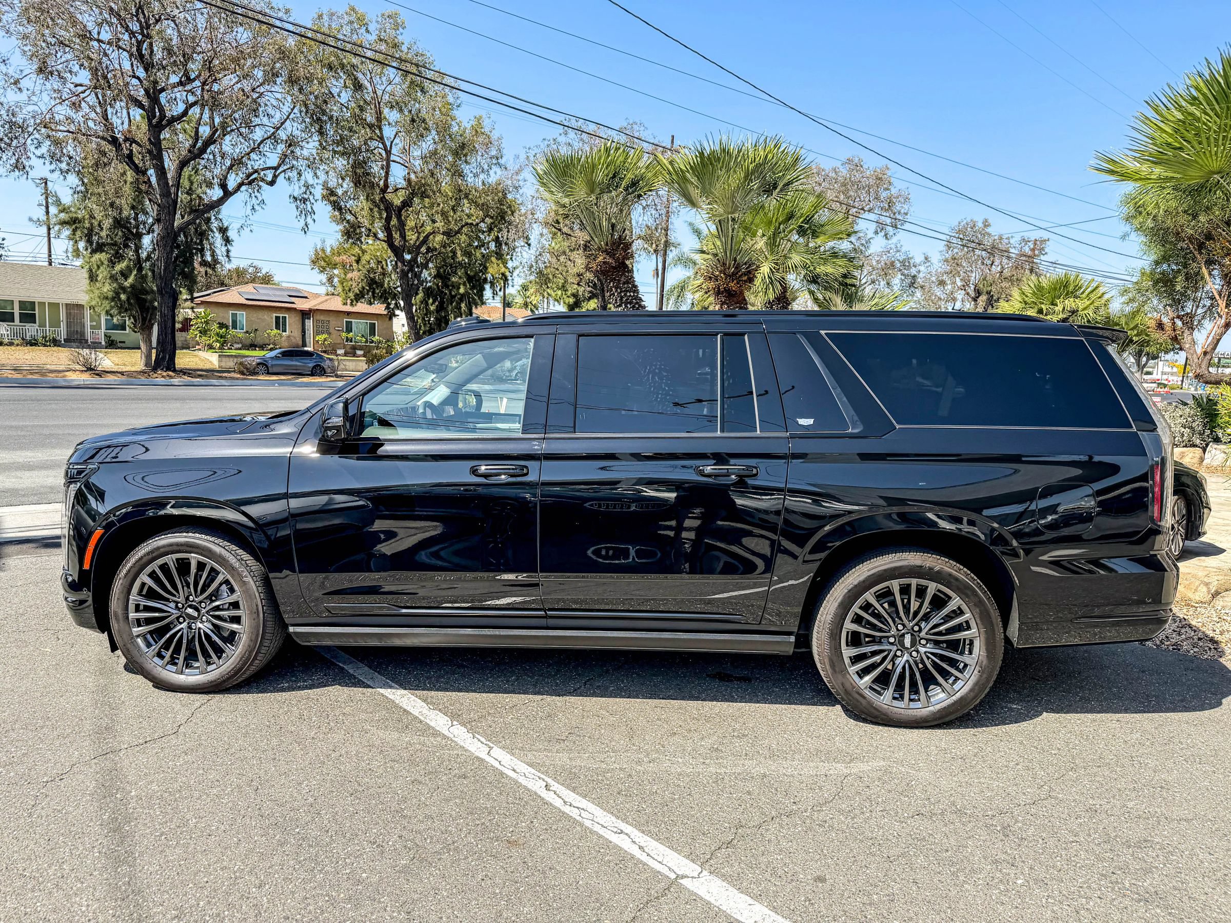 Used 2025 Cadillac Escalade ESV Sport Platinum AWD/4WD image 14