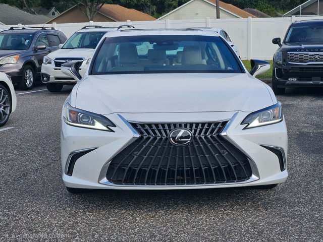 Used 2025 Lexus ES 350 w/ Premium Package FWD image 2