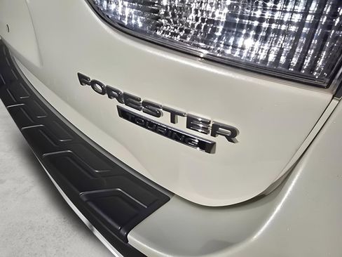 Used 2019 Subaru Forester Touring image 21