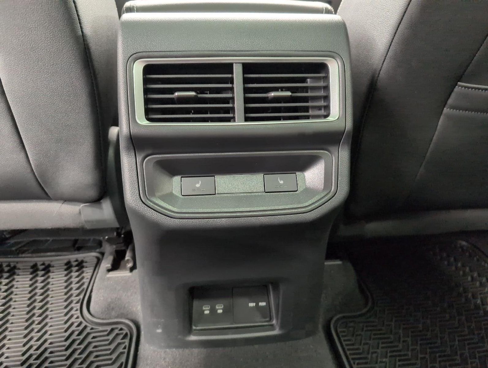 Used 2025 Volkswagen Atlas Cross Sport SEL Premium R-Line AWD/4WD image 23