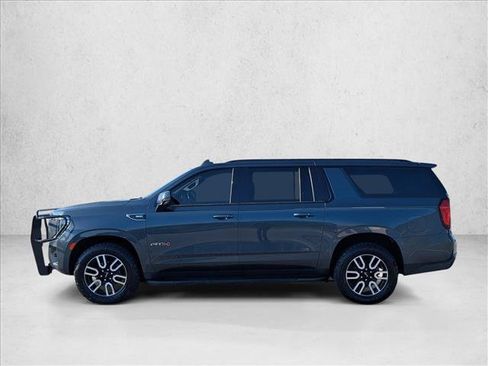 Used 2021 GMC Yukon XL AT4 w/ Technology Package AWD/4WD image 8