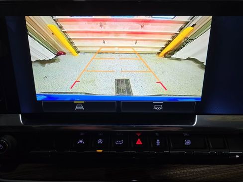 Used 2025 Chevrolet Silverado 1500 LT image 24