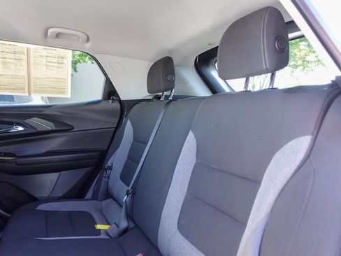 Used 2025 Chevrolet TrailBlazer LS w/ LS Convenience Package FWD image 23