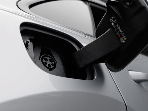 Used 2025 Porsche Macan Electric RWD image 31