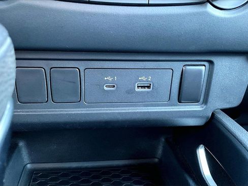 Used 2022 Nissan Frontier SV image 12