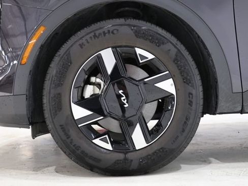 Used 2026 Kia Sportage LX FWD image 11