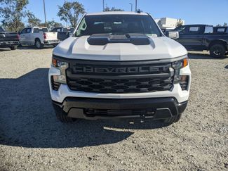 New 2026 Chevrolet Silverado 1500 Custom Trail Boss w/ Turbomax Blackout Package video 2