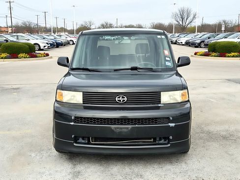 Used 2006 Scion xB Hatchback 4D image 8