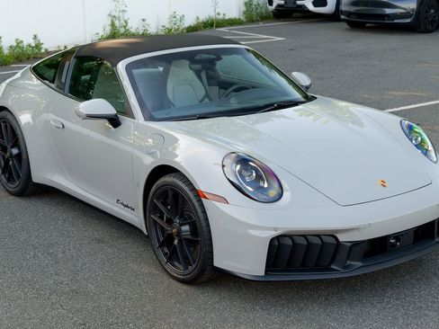 Used 2026 Porsche 911 Targa 4 GTS AWD/4WD image 9