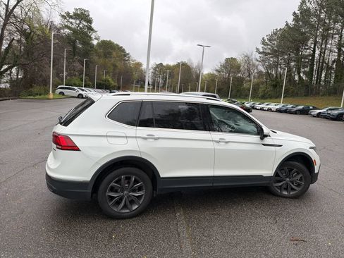 Used 2022 Volkswagen Tiguan SE image 11