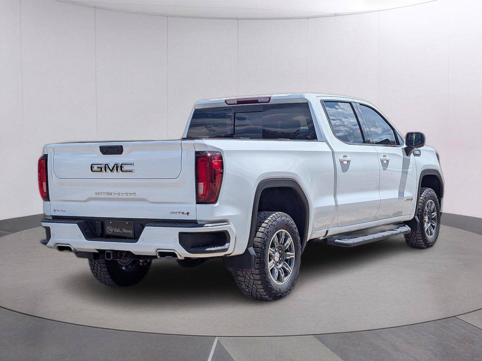 Used 2024 GMC Sierra 1500 AT4 w/ AT4 Premium Package AWD/4WD image 7