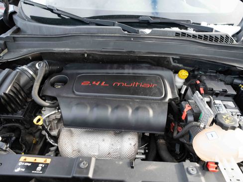 Used 2016 Jeep Renegade 75th Anniversary image 30