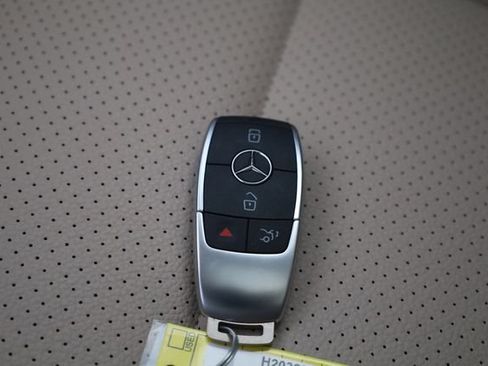 Used 2022 Mercedes-Benz GLC 300 4MATIC w/ Driver Assistance Package image 25
