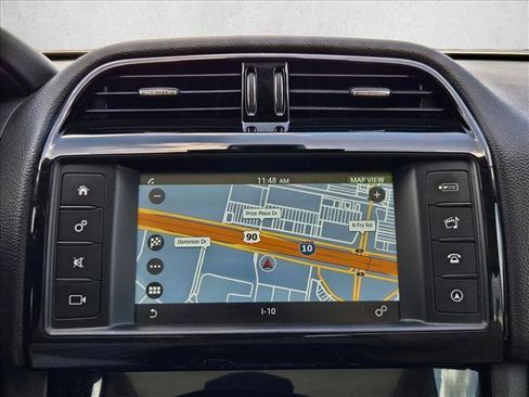 Used 2018 Jaguar F-PACE Premium image 14