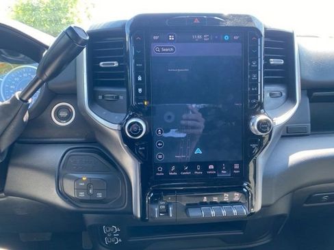 Used 2025 RAM 2500 Big Horn AWD/4WD image 4