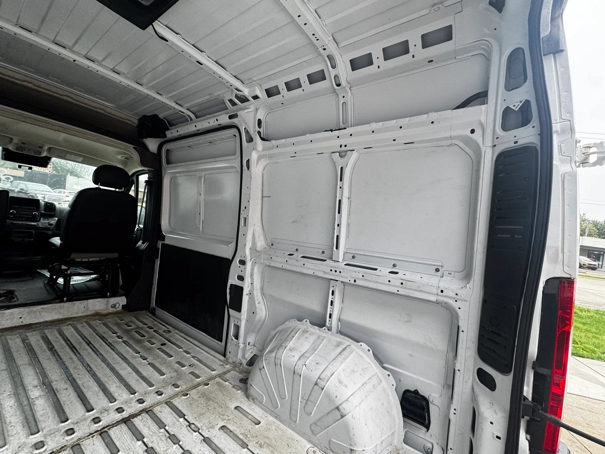 Used 2025 RAM ProMaster 2500 w/ Convenience Group FWD image 25