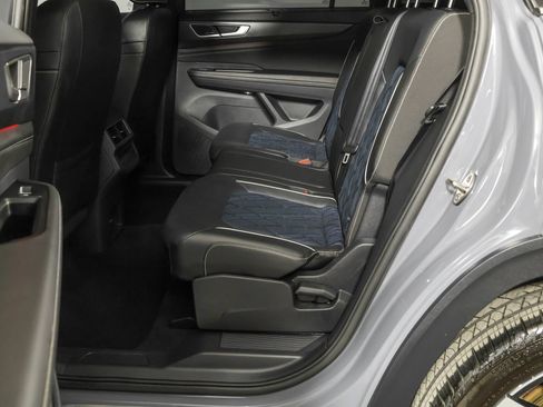 Used 2025 Volkswagen Atlas Cross Sport SEL Premium R-Line AWD/4WD image 36