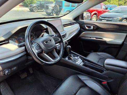 Used 2022 Jeep Compass Limited image 13