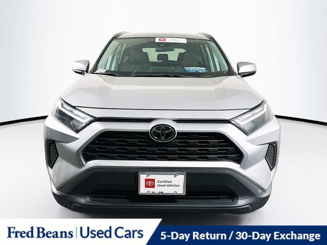 Used 2023 Toyota RAV4 XLE AWD/4WD image 2