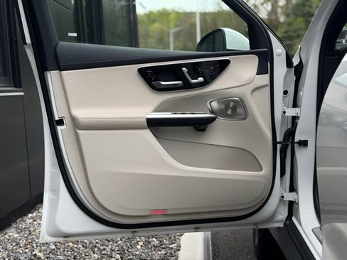 Used 2025 Mercedes-Benz GLC 300 4MATIC image 20