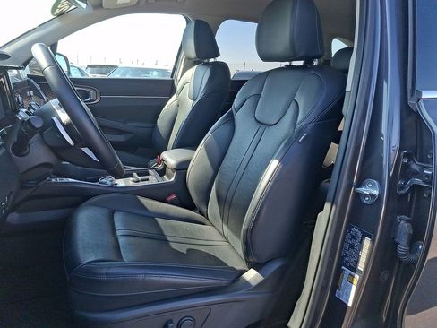 Certified 2023 Kia Sorento EX image 14