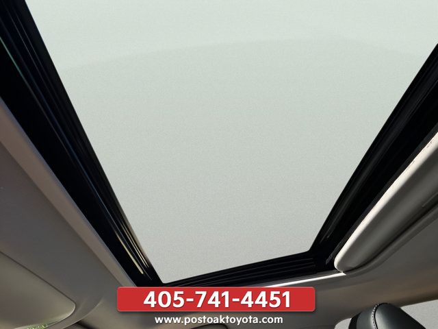 Used 2025 Toyota RAV4 XLE Premium AWD/4WD image 25