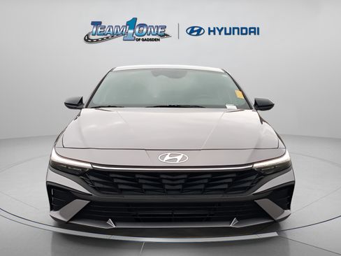 Certified 2025 Hyundai Elantra Sport image 2