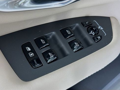 New 2026 Volvo XC90 B6 Ultra w/ Protection Package AWD/4WD image 18