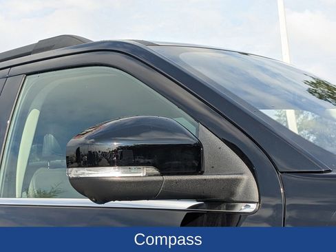 New 2025 Ford Expedition Active image 12