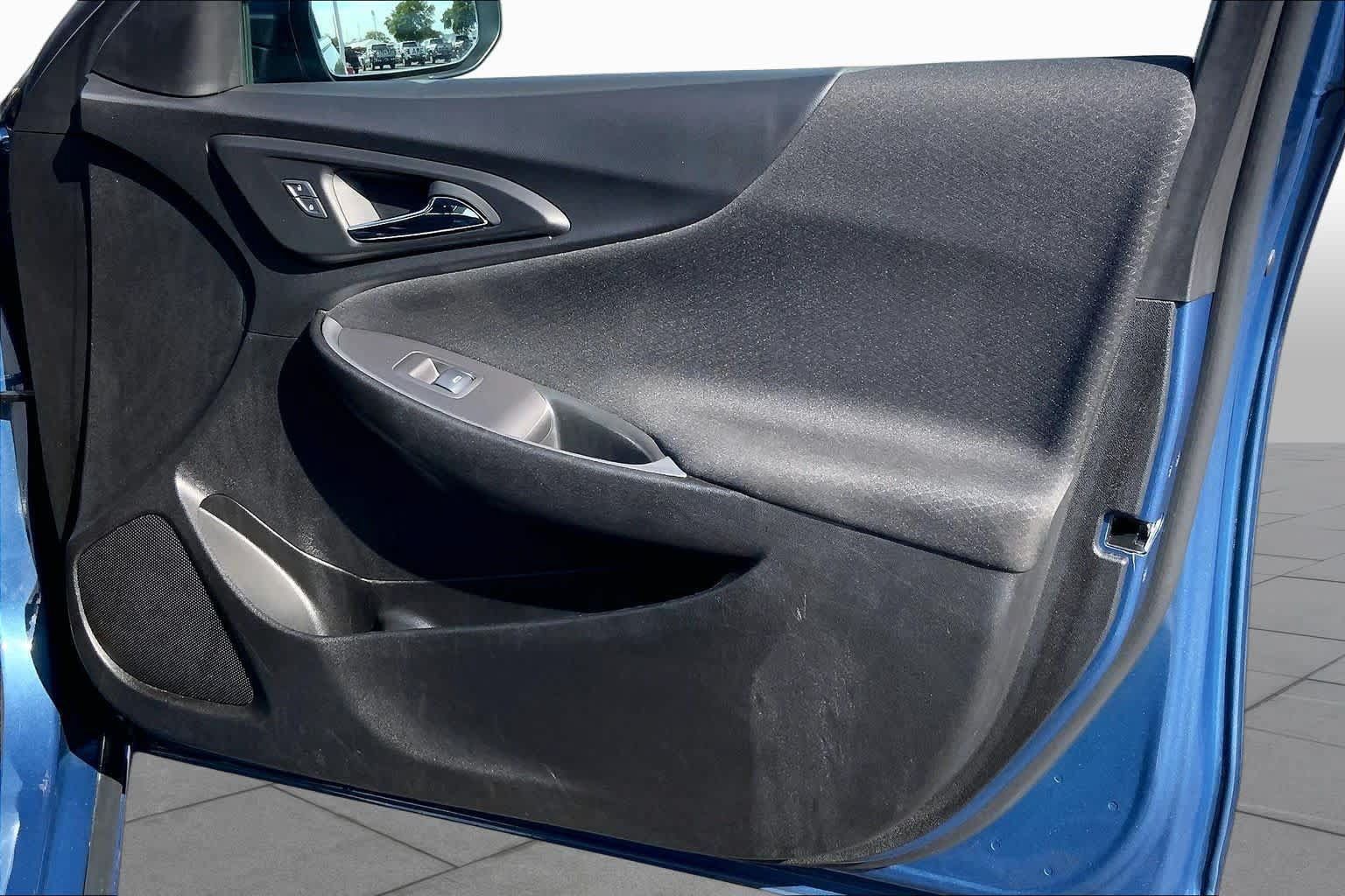 Used 2025 Chevrolet Malibu LT FWD image 23