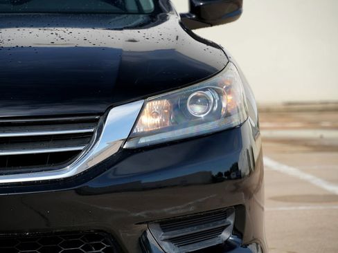 Used 2015 Honda Accord LX image 19