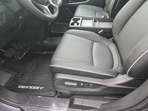 New 2026 Honda Odyssey Touring image 11