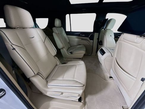 Used 2021 Cadillac Escalade ESV Premium Luxury w/ LPO, Radiant Package AWD/4WD image 30