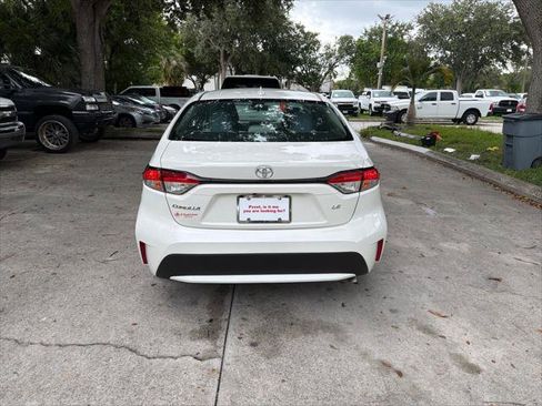 Used 2021 Toyota Corolla LE FWD image 8