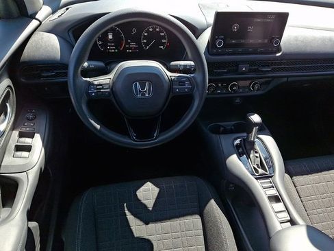 Used 2023 Honda HR-V LX image 11