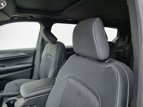 New 2025 Jeep Grand Cherokee L Laredo w/ Luxury Tech Group I image 32